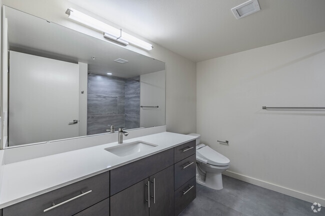 1BR, 1BA - 654SF - Bathroom