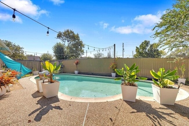 Photo - 10007 Kirkbluff Dr