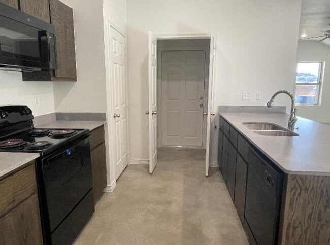 1816 Ponca Trce Unit A