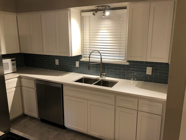 Kitchen - 9633 Chukar Cir