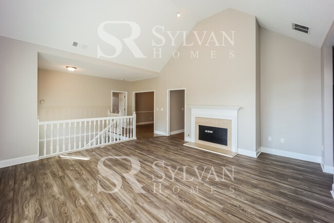 Photo - Spacious 4BR 3BA Home for You