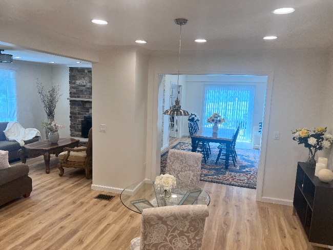 Photo - 1303 Chipperfield Dr