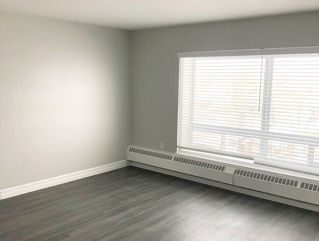 Photo - Embassy Apartments