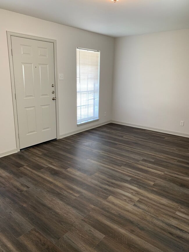 Photo - Broadway Apartments