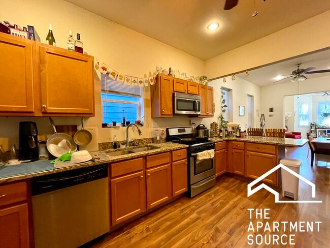 Photo - 1921 N Francisco Ave Unit 1