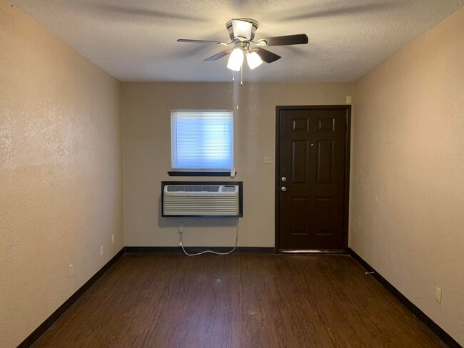 Building Photo - 226 Cherry St Unit 18