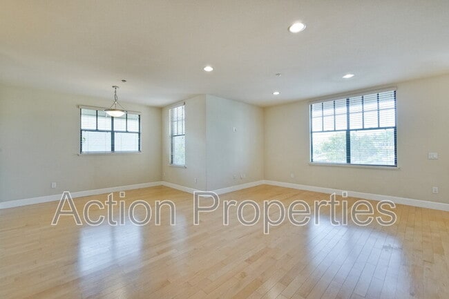 Photo - 1765 E Bayshore Rd