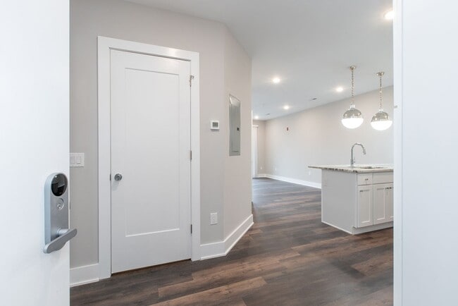 Photo - Germantown Square