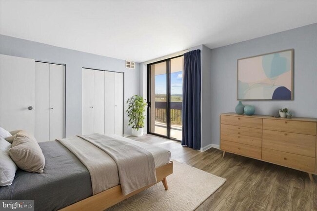 Photo - 5300 Holmes Run Pkwy Unit 1210