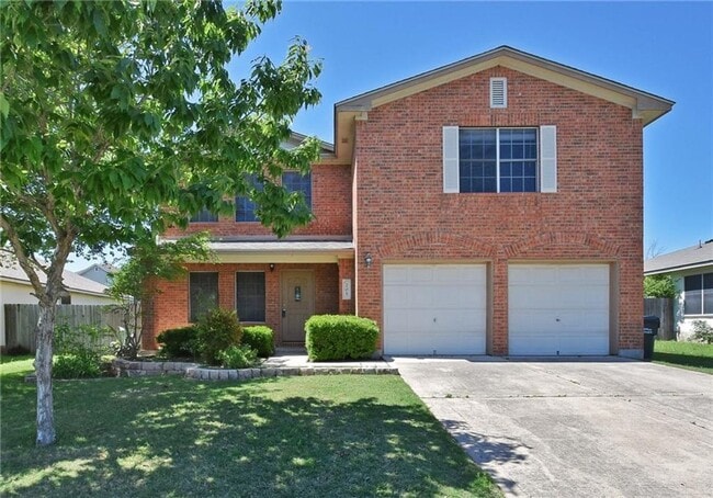 Building Photo - Large 4 Bedroom Home Near Major Conveniences