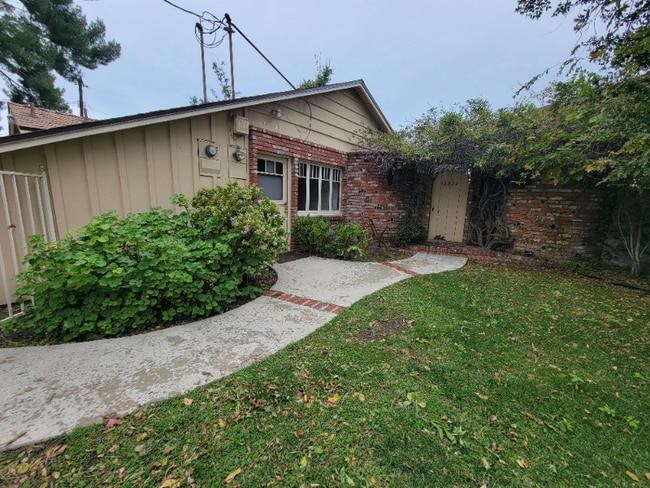 Building Photo - 13533 Leadwell St Unit 33 1-2L