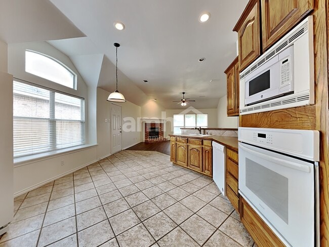 6308 Fall River Dr