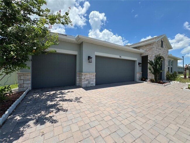 Photo - 715 Blue Citrus Ln
