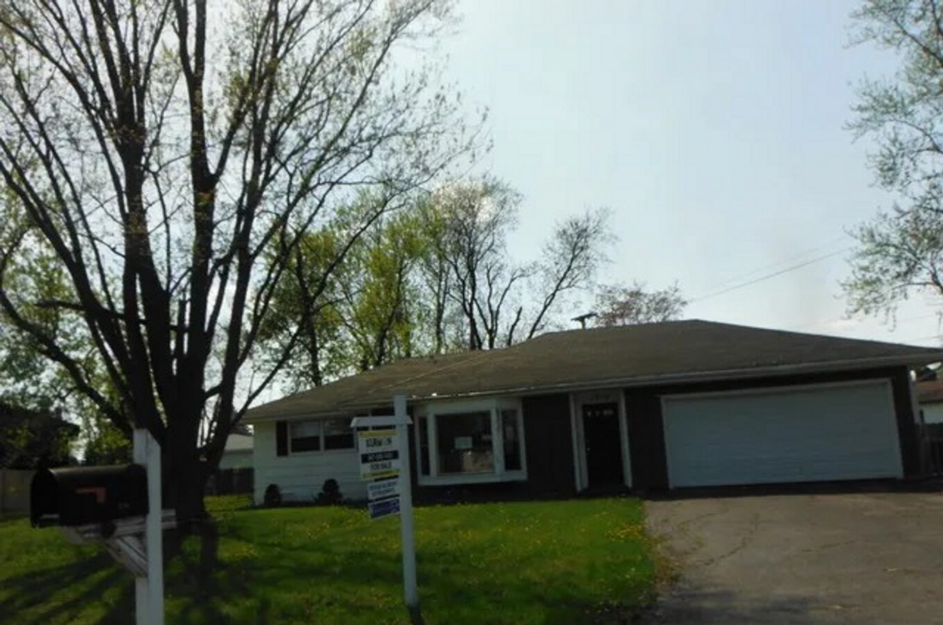 1719 Hawthorne - 1719 Hawthorne