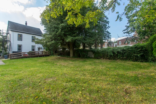 Photo - 133 Beecher Ave Unidad #2