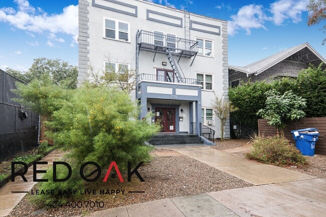 719 Heliotrope Dr Unidad 208