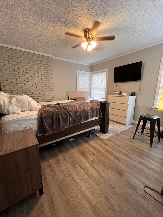 Photo - Pre-Leasing for Summer/Fall 2026 - Close to TTU & Covenant Hospital