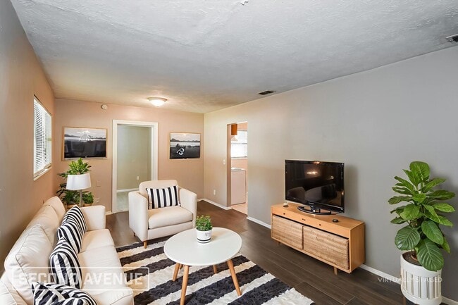 Photo - 2318 Looking Glass Ln