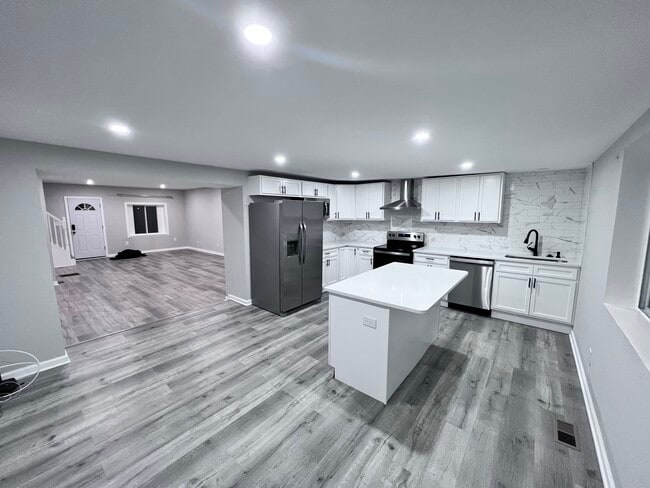 Building Photo - 4111 Sunnyside Ave Rental