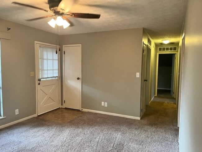 Photo - 3 bed 1 bath Single Family home