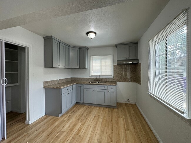 Photo - 2110 1/2-2110 1/2 Linden Ave Unit 2110