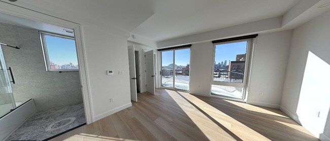 Photo - Astoria Point