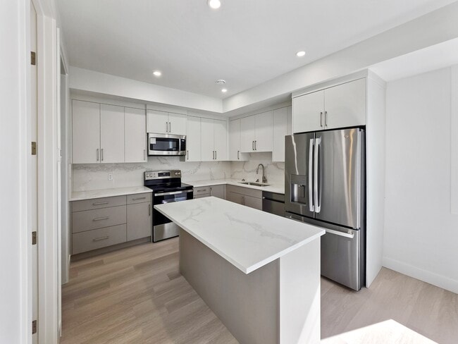 Photo - 7412-7434 34 Ave NW