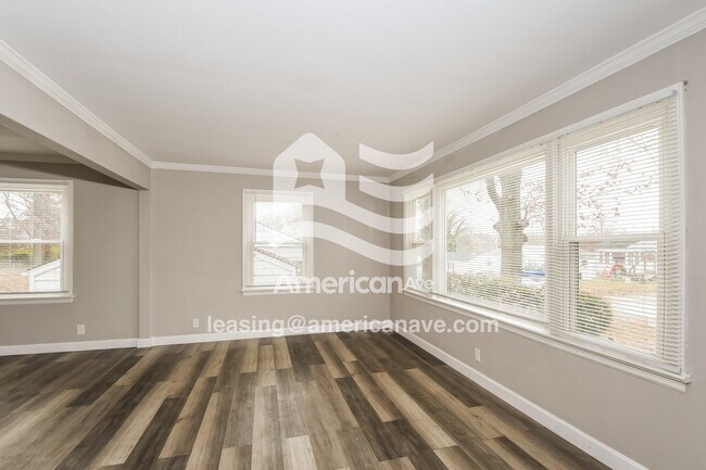 Photo - 1425 Akron Dr