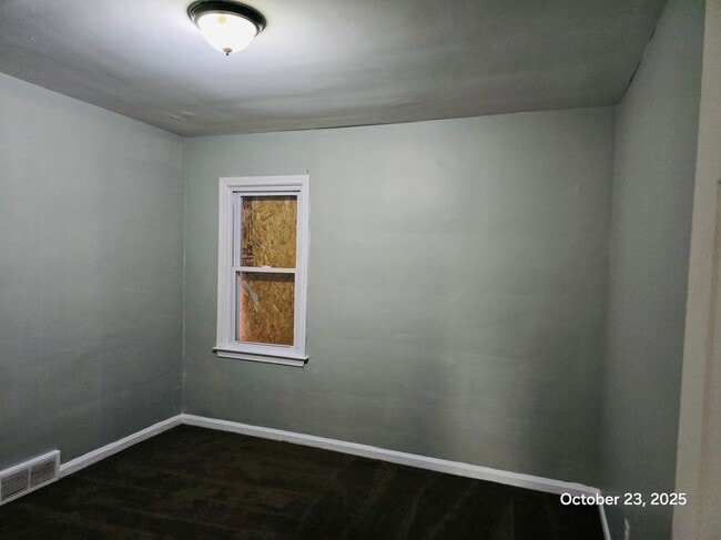 Photo - 11466 Somerset Ave