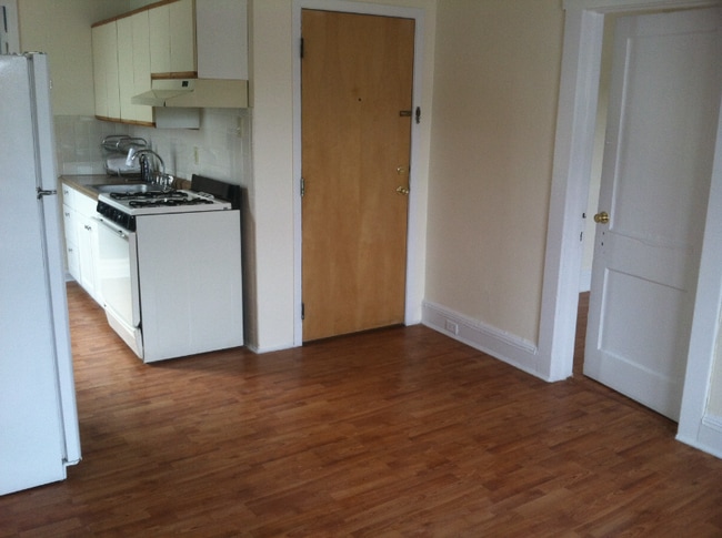 Photo - 495 Main St Unit B-R