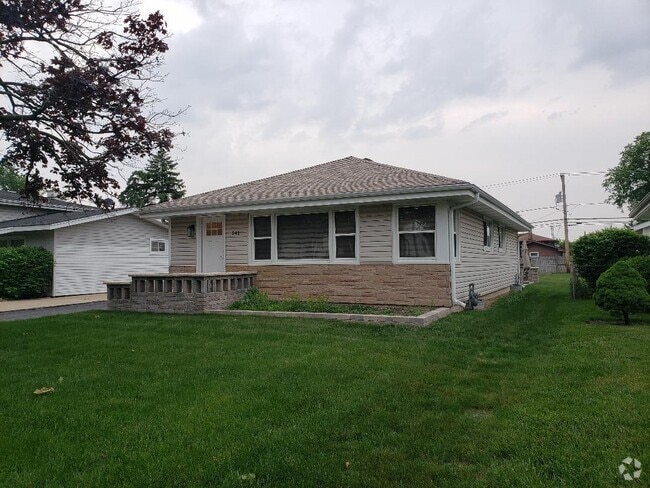 Building Photo - 541 W Belden Ave Rental