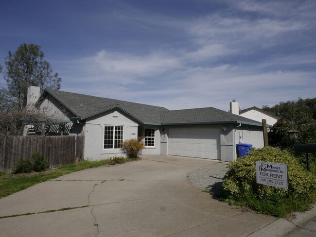 Building Photo - 460 Toyon Dr