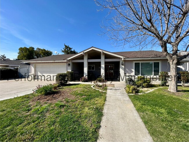 Cozy 3 Bed/2 Bath SW Bakersfield Home w/ P... - Cozy 3 Bed/2 Bath SW Bakersfield Home w/ P...