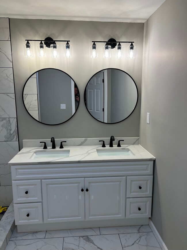 Baño principal - 100 Sunset Dr
