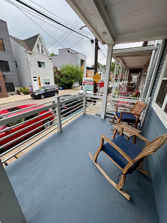 Photo - 5304 Holmes St