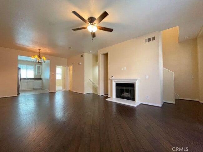 Photo - 306 District Ct