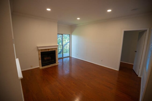 Photo - 12166 Metric Blvd Unit 371