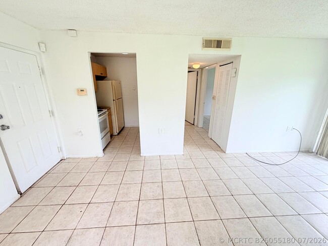 1089 Benoist Farms Rd Unidad 102