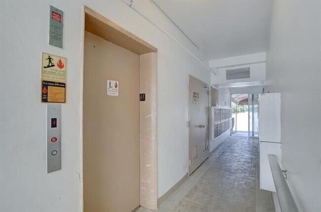 Photo - 3040 NE 16th Ave