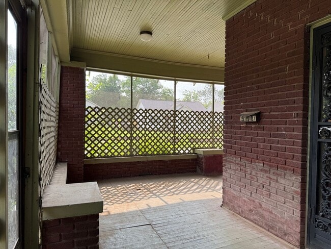 Photo - 2301 W 17th St
