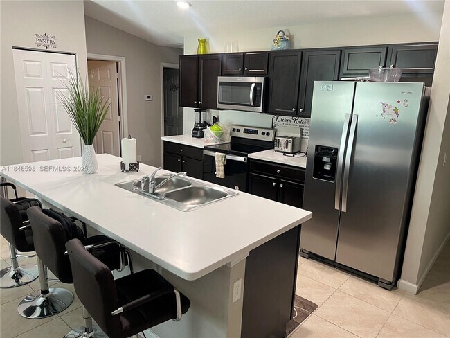 Photo - 172 SW Langfield Ave