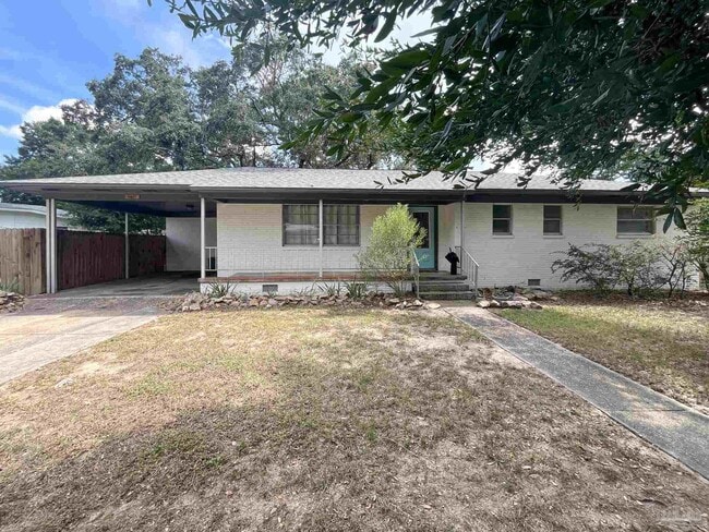 Building Photo - 5807 Aurora Ave