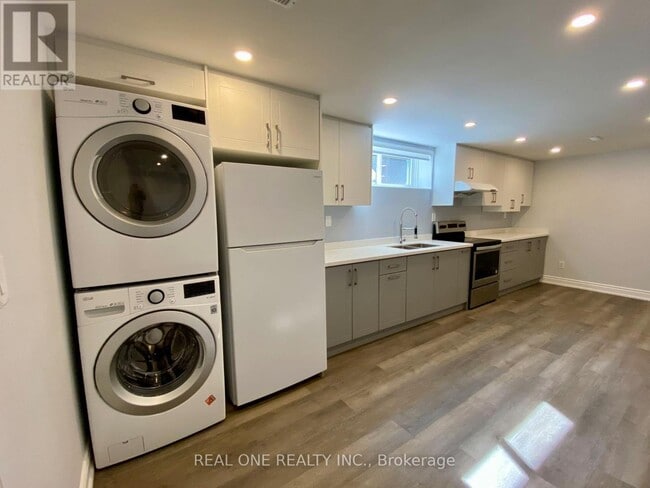 Photo - 1209 Verhoeven Ct