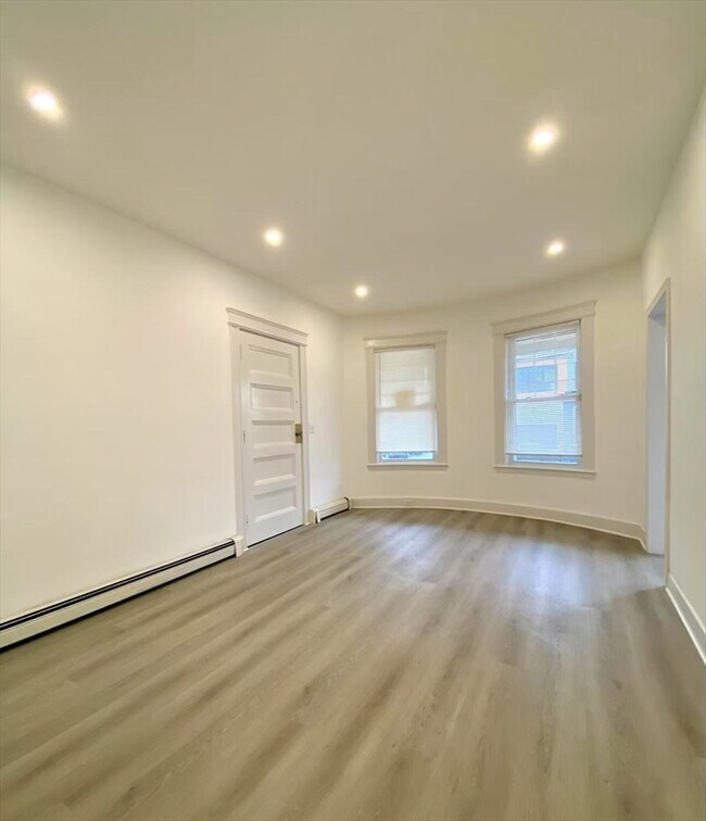 Photo - 18 Howard St Unit 1