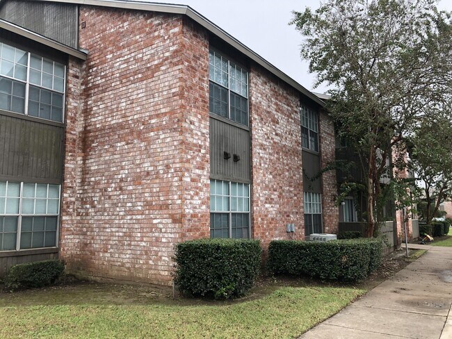 Photo - River Bend Apartments Unit 7015