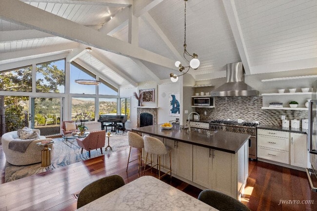 Photo - 136 Reed Blvd