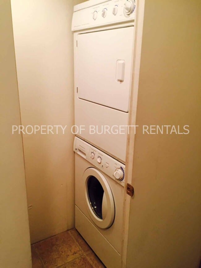 Photo - 220 N Salisbury St Unit 220.5