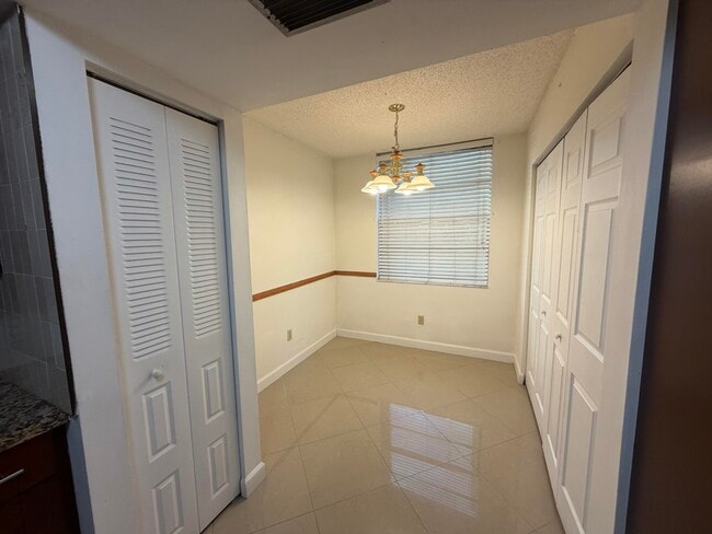 Photo - 7380 NW 18th St Unidad 204