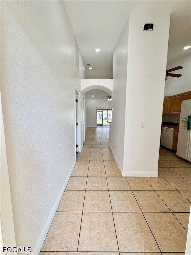 Photo - 527 NE 24th Pl