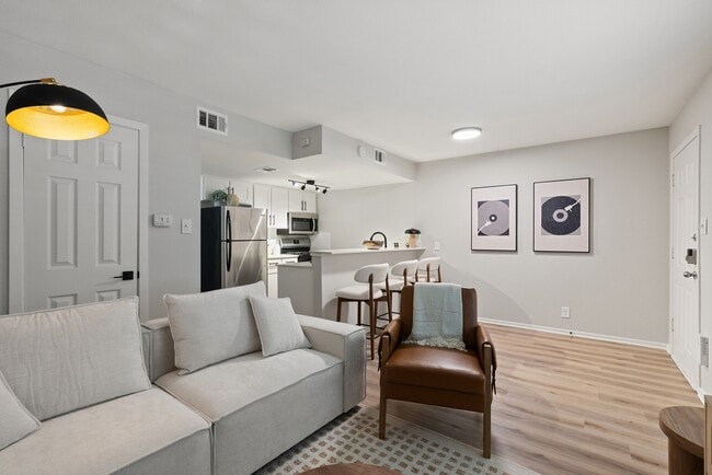 Photo - Creekline Apartments